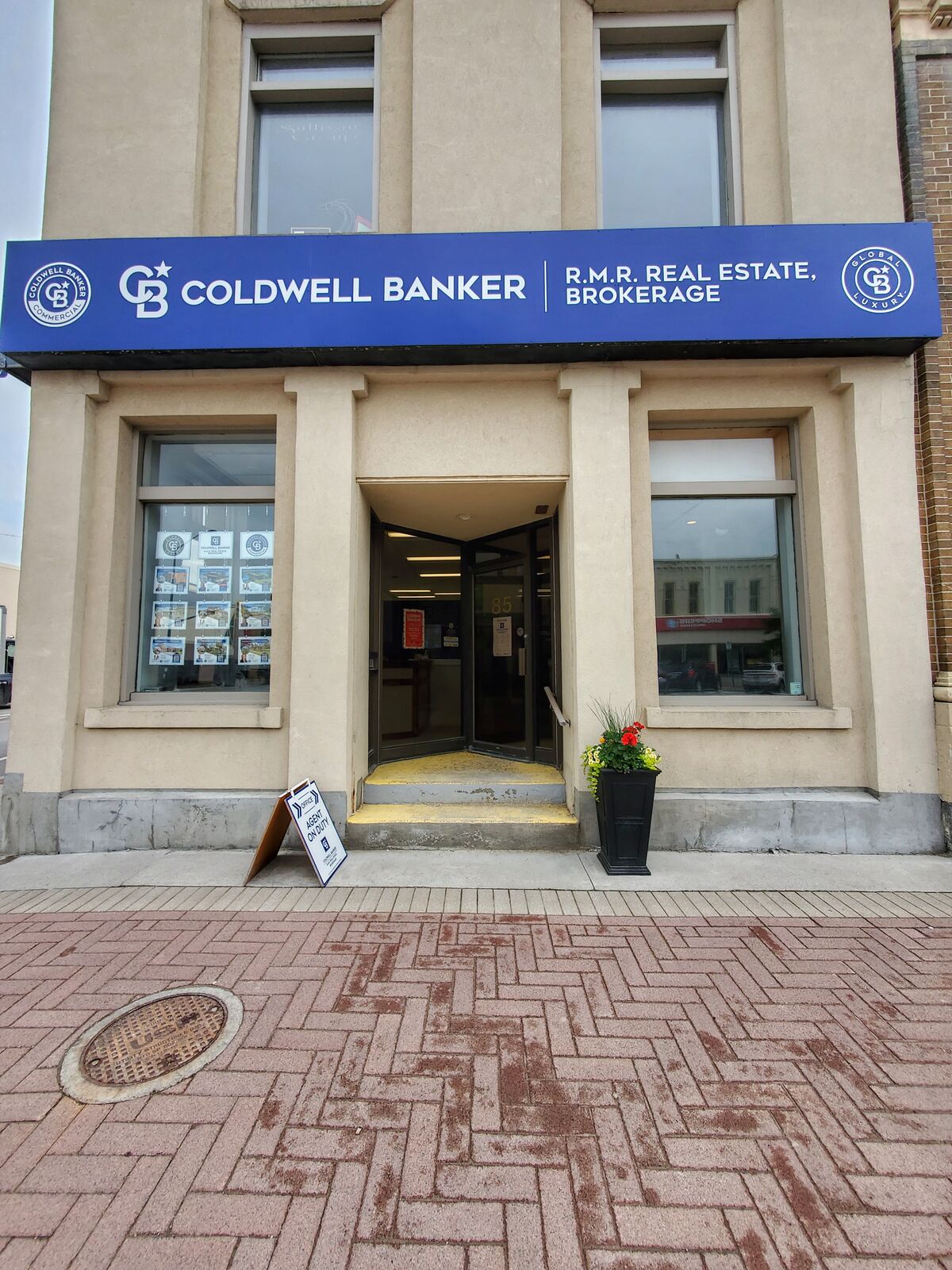 Coldwell Banker / Pringle Real Estate Team